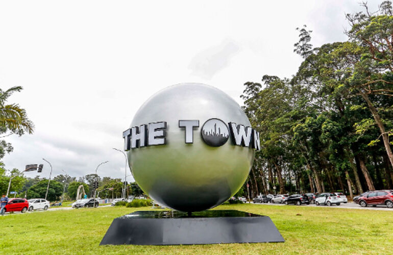 The Town 2023: esfera gigante instalada em São Paulo