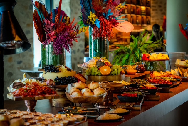 Grand Hyatt Rio de Janeiro abre a temporada da folia com Feijoada do Salgueiro e Bailinho de Carnaval